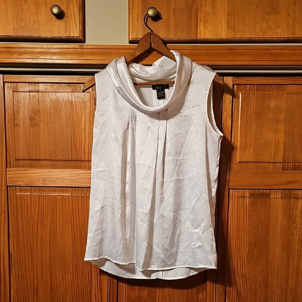 M Elegant White Sleeveless Top By Ivy Chic